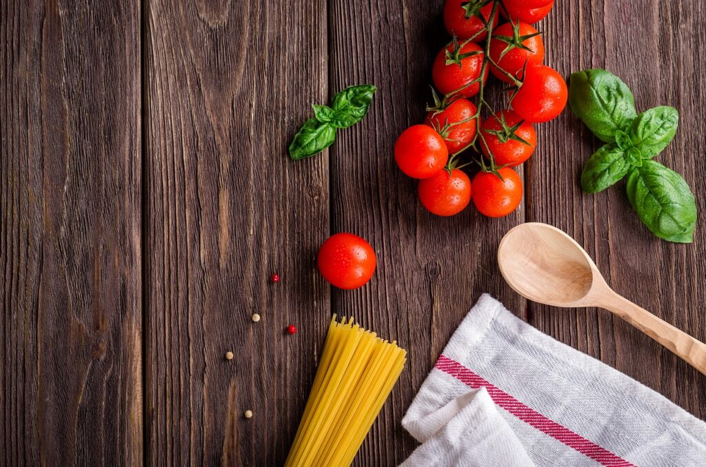 Pasta alla rustica con cipolla, pomodoro, bietola